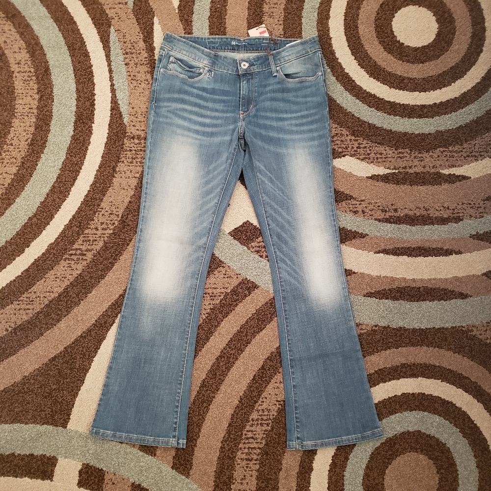 Levi's woman jeans